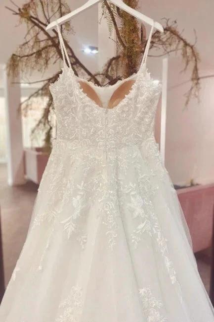 Gorgeous Spaghetti Strap Sleeveless A-Line Floor-Length Tulle Wedding Dresses with Court Train