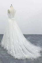 Graceful Long A-line Appliques Tulle Backless Wedding Dress