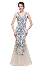 Ivory V-Neck Floor-length Appliques Mermaid Formal Dresses