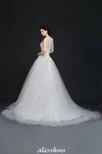 Lace Appliques Scoop Tulle Wedding Dress