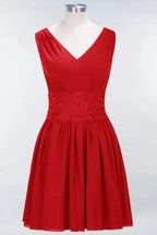 Lace V-Neck Sleeveless Mini Bridesmaid Dresses A-line Chiffon Homecoming Dress