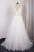 Long A-line V-neck Appliques Lace Tulle Wedding Dress