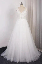 Long A-line V-neck Appliques Lace Tulle Wedding Dress