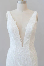 Long Mermaid V-neck Appliques Tulle Lace Wedding Dress