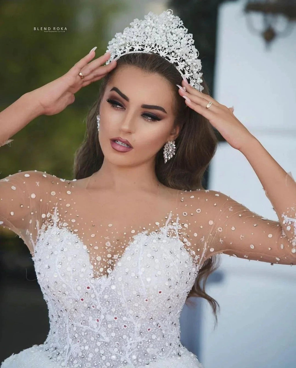 Luxury Long Ball Gown Sweeteart Beads Glitter Wedding Dress with Sleeves