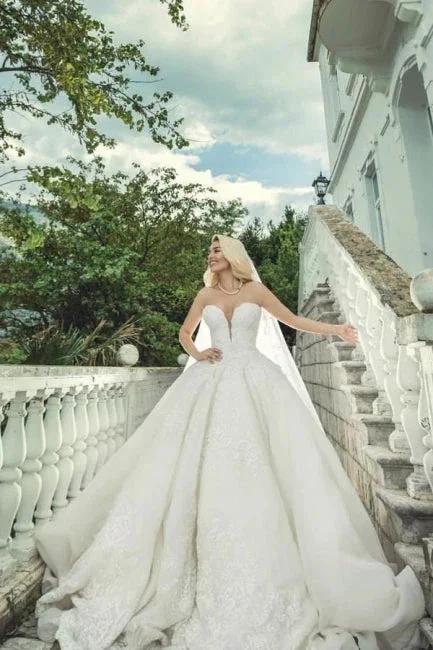 Luxury Long Sweetheart A-Line Sleeveless Wedding Dresses With Lace