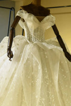 Luxury Sweetheart Lace-up Tulle Ball Gown Wedding Dress with Ruffles