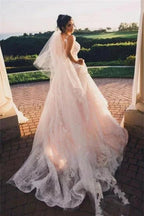 Modern V-neck Sleeveless A-line Wedding Dresses With Lace