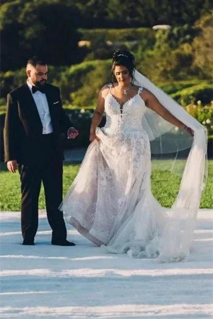 Modern V-neck Sleeveless A-line Wedding Dresses With Lace