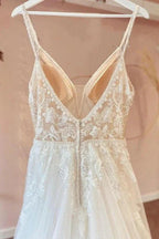Modest Long A-line V-neck Spaghetti Straps Tulle Wedding Dress with Appliques Lace