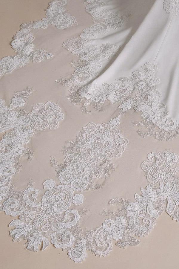 Modest Long Mermaid Halter Backless Satin Wedding Dresses with Appliques Lace