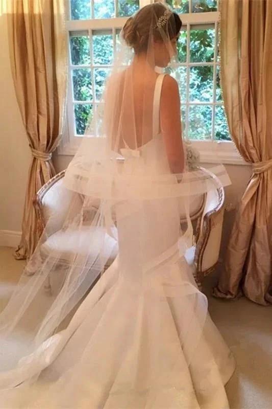 Newest Pretty Mermaid V-neck Sleeveless Simple Backless Elegant Wedding Dresses