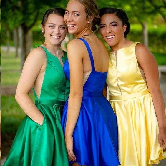 Sexy Short V-Neck Straps Satin Backless Homecoming Dress