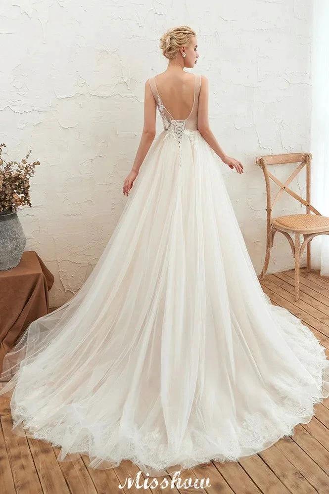 Sexy V-neck Princess Tulle Wedding Dress with Lace Appliques