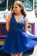 Short A-line V-Neck Appliques Lace Backless Homecoming Dress