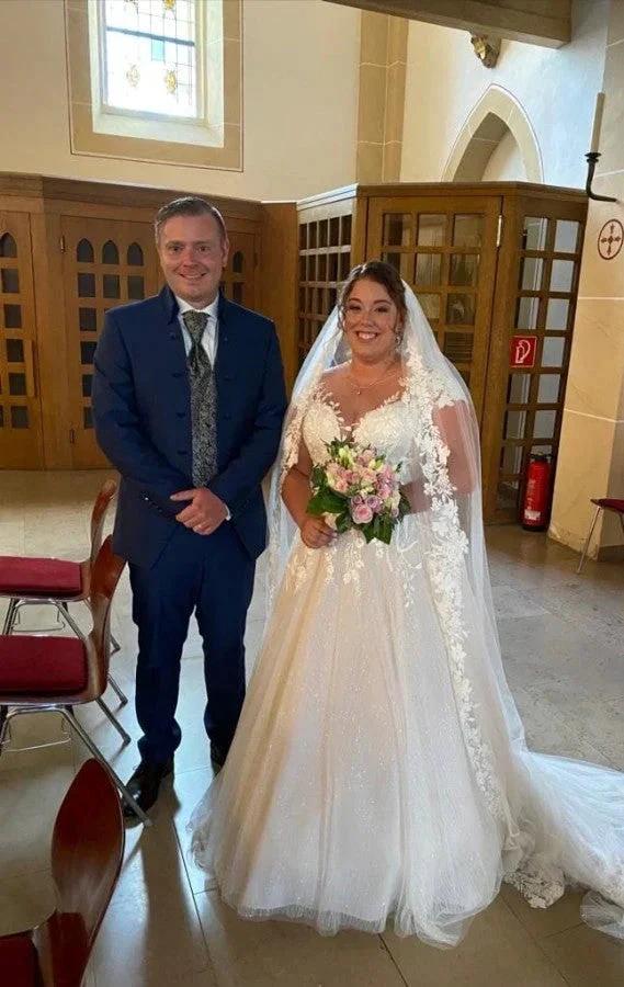Simple Long A-Line V-neck Long Sleeves Wedding Dresses With Lace