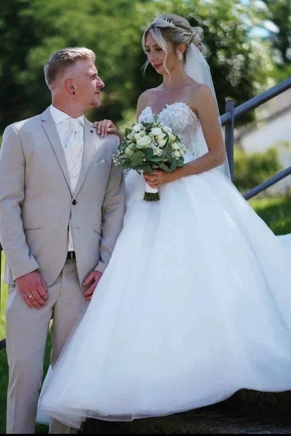 Simple Princess Long A-line Sleeveless Wedding Dresses With Lace