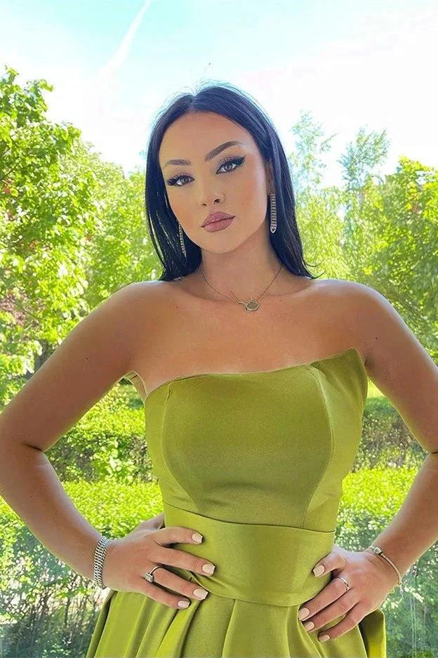 Sleek Green Sleeveless Ruffles Front-Split A-line Prom Dresses