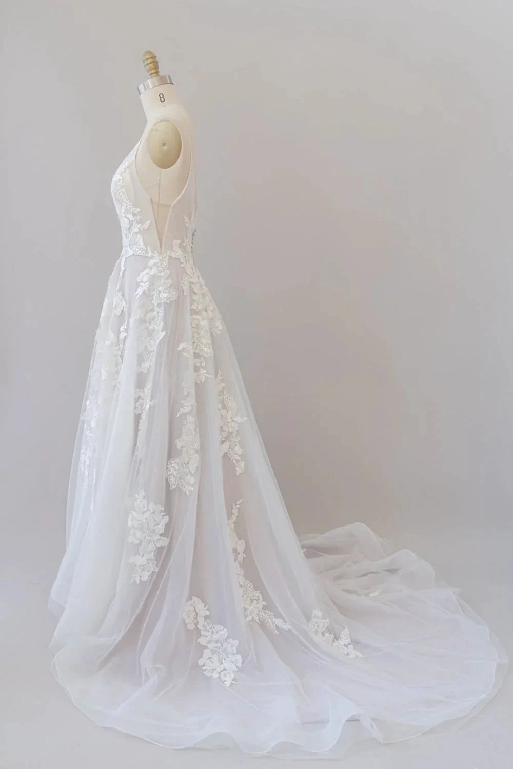 Spaghetti Strap Lace Appliques Tulle Wedding Dress
