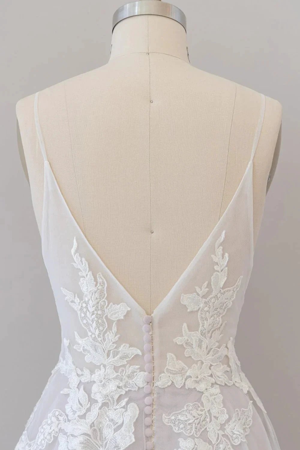 Spaghetti Strap Lace Appliques Tulle Wedding Dress