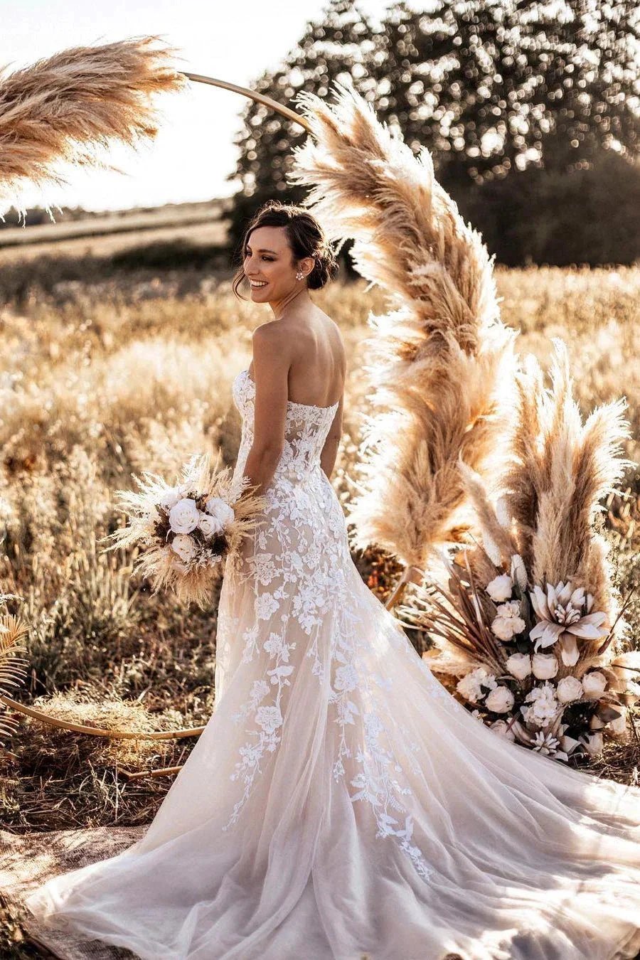 Stylish white Sweeteart Tulle Lace Wedding Dress
