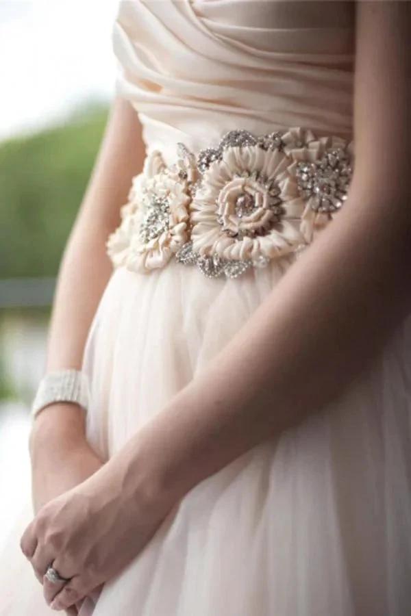 Sweetheart Strapless Flowers Beading Wedding Dress With Court Train WD092