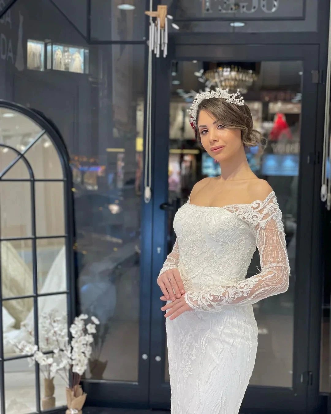 Trendy Floor Length Long Sleeves Mermaid Lace Wedding Dress