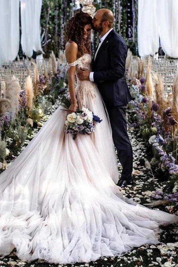 Vintage Long A-line Off-the-shoulder Lace Tulle Wedding Dress