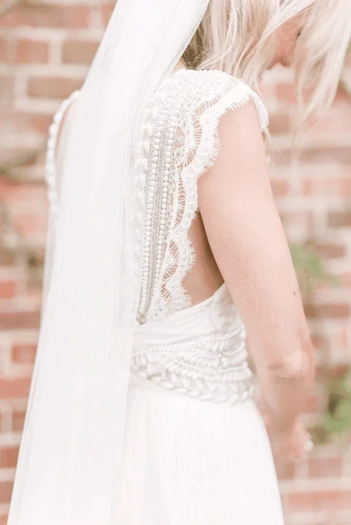 Wedding Dresses Modest Deep V-neck  Beach Open Back Bridal Gowns WD539