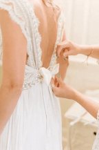 Wedding Dresses Modest Deep V-neck  Beach Open Back Bridal Gowns WD539